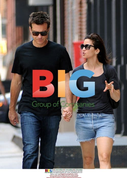 Jason Bateman and Amanda Anka take walk in NYC