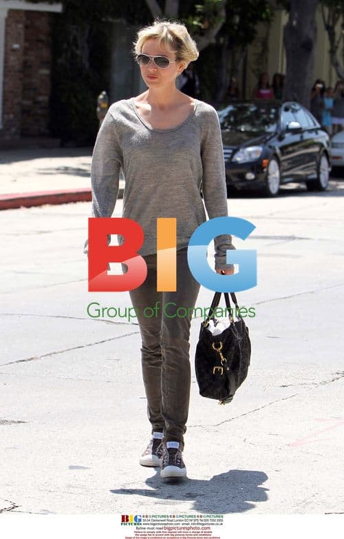 Renee Zellweger Leaving Spa in LA