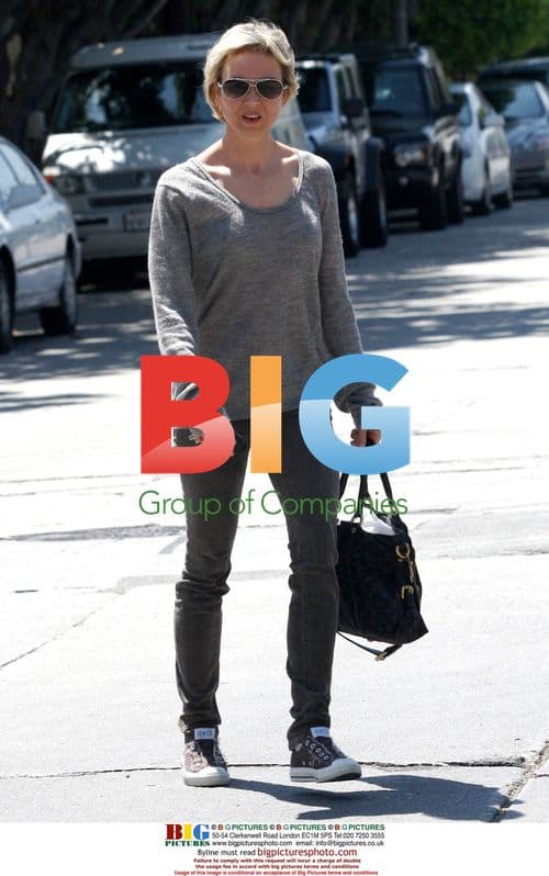 Renee Zellweger Leaving Skin Care Spa