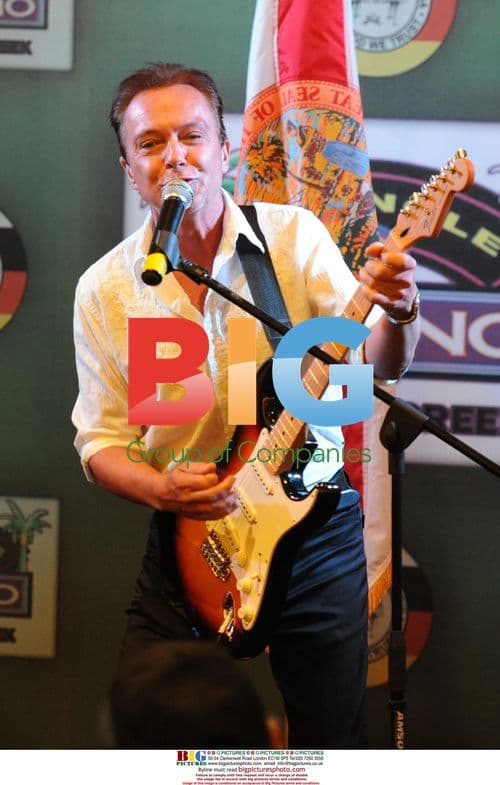 David Cassidy Performs and Plays Blackjack