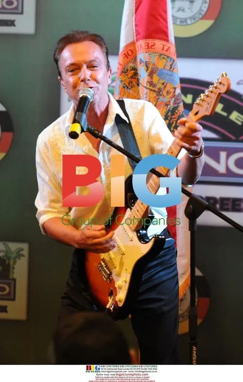 David Cassidy Performs and Plays Blackjack