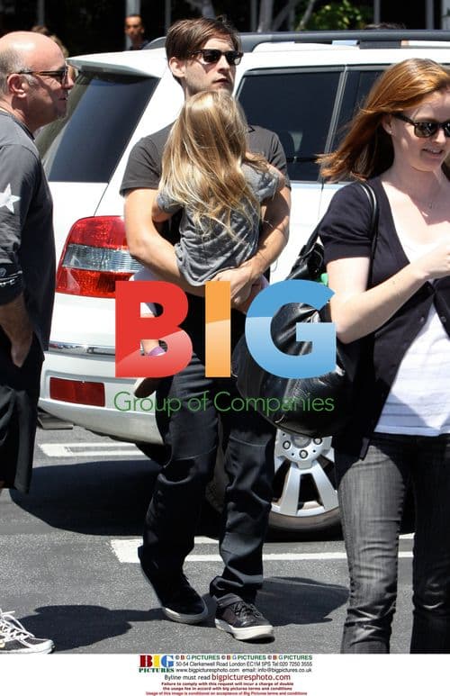 Tobey Maguire Leaves Fred Segal with Family
