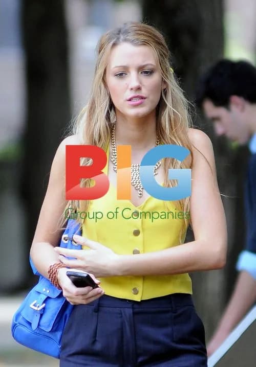 Blake Lively on Gossip Girl Set