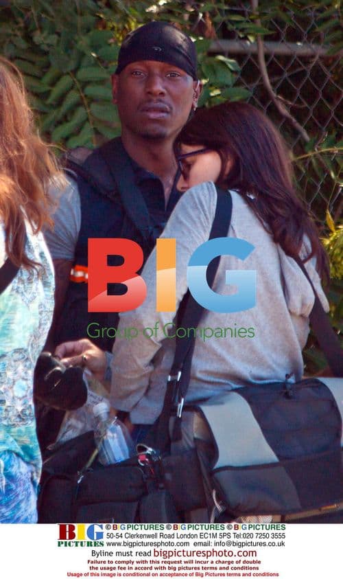 Tyrese on the set of Transformers