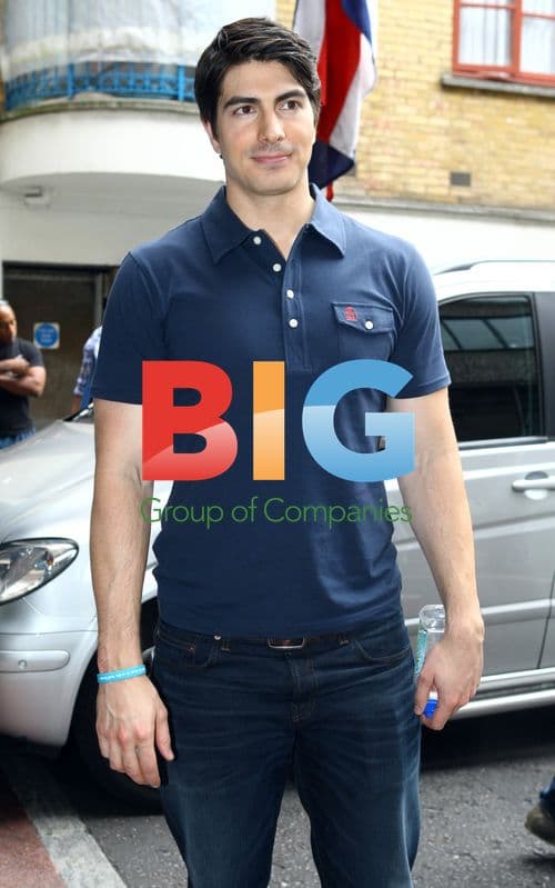 Brandon Routh Leaving London Hotel