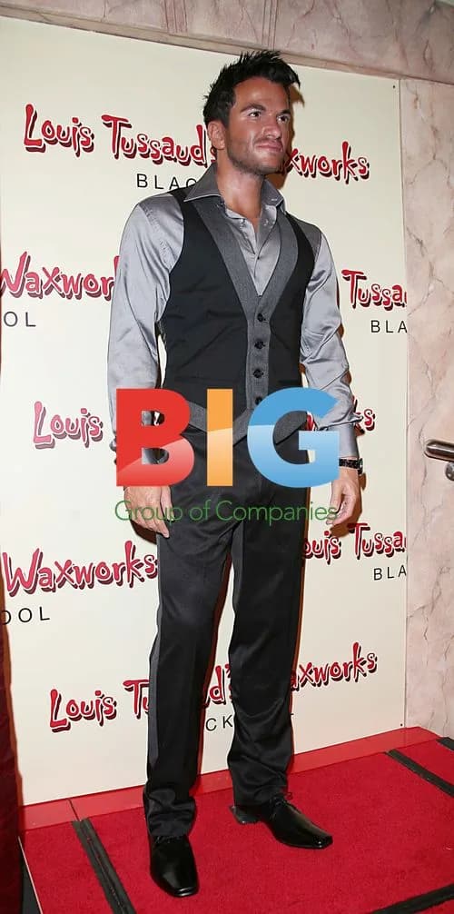 Peter Andre unveils waxwork in Blackpool