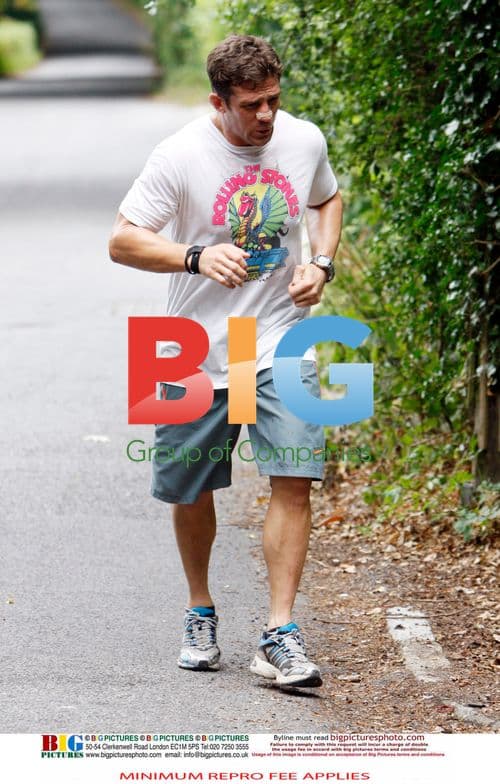 Alex Reid Chats with Katie Price After Jog