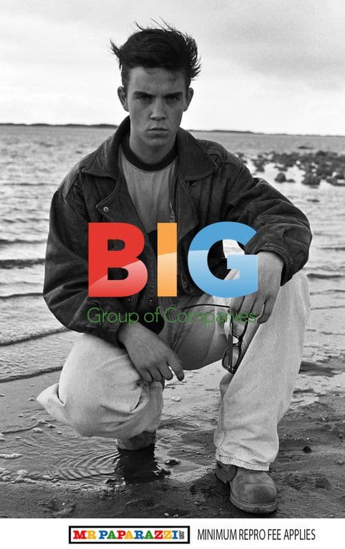 Robbie Williams Posed at Beach in Wales