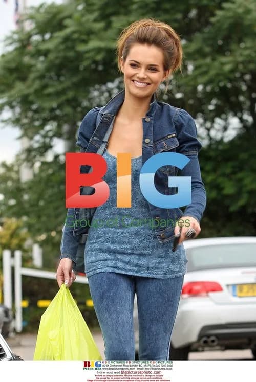 Kara Tointon Shopping with Family