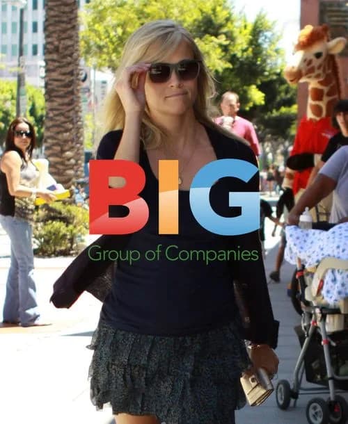 Reese Witherspoon Shopping Run in Beverly Hills