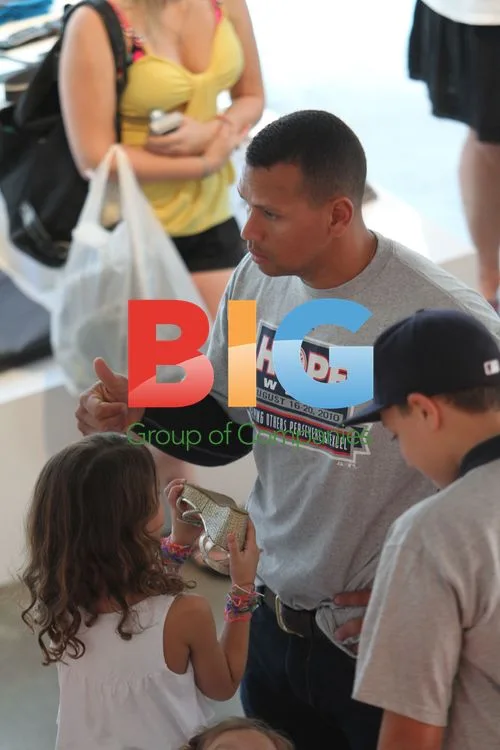 A-Rod and family at Donna Karan