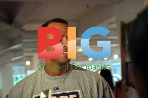 A-Rod and daughters shopping