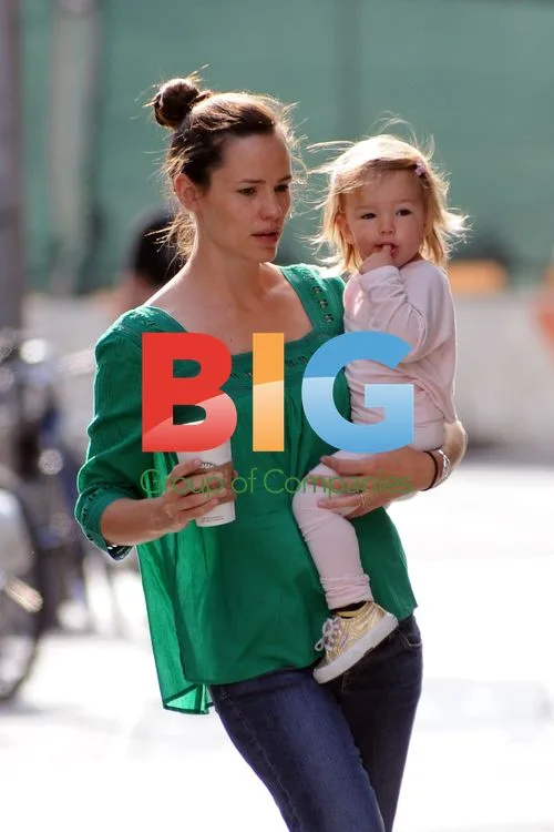 Jennifer Garner with Daughter Seraphina Grabbing Coffee