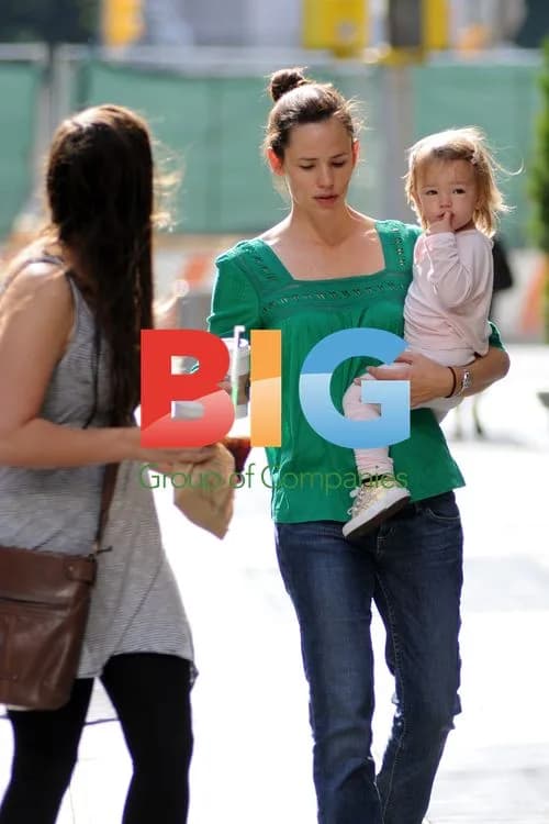 Jennifer Garner with Daughter in NYC