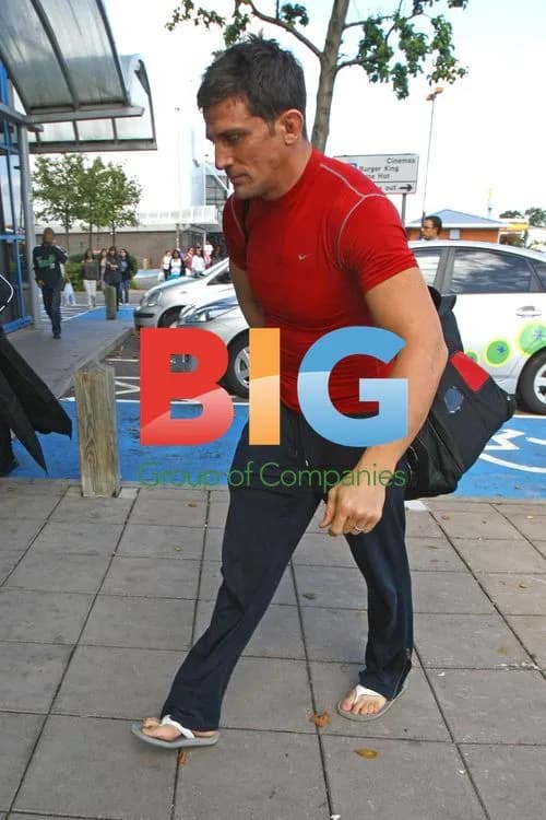 Alex Reid leaves studio, goes to gym