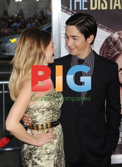 Drew Barrymore & Justin Long at "Going The Distance" Premiere