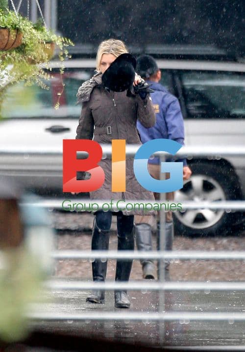 Abi Clancy Goes Horse Riding