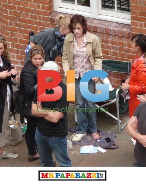 Anne Hathaway on Set of "One Day"