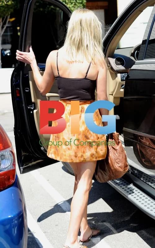Reese Witherspoon Leaves Lunch in Brentwood