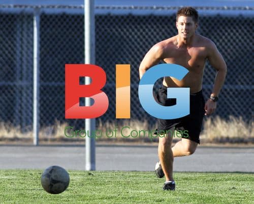 Jensen Ackles plays soccer with film crew