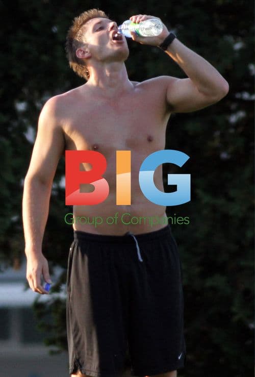 Jensen Ackles plays soccer with film crew