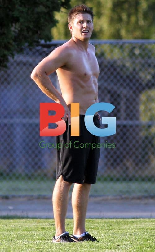 Jensen Ackles plays soccer with film crew