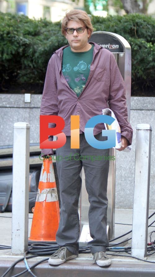 Willie Garson on 'White Collar' set