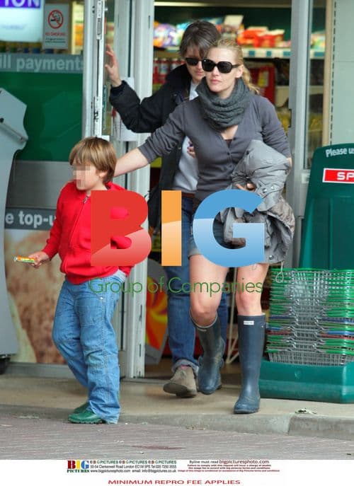 Kate Winslet at Petrol Station