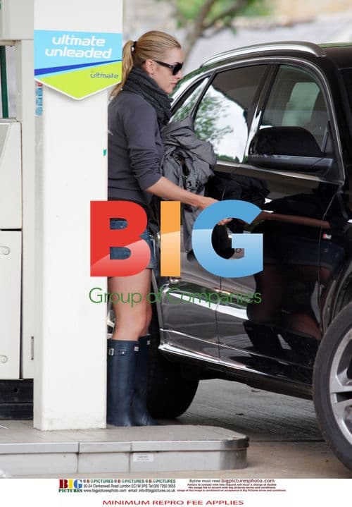 Kate Winslet at Petrol Station