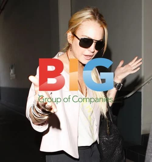 Lindsay Lohan Leaves Medical Building