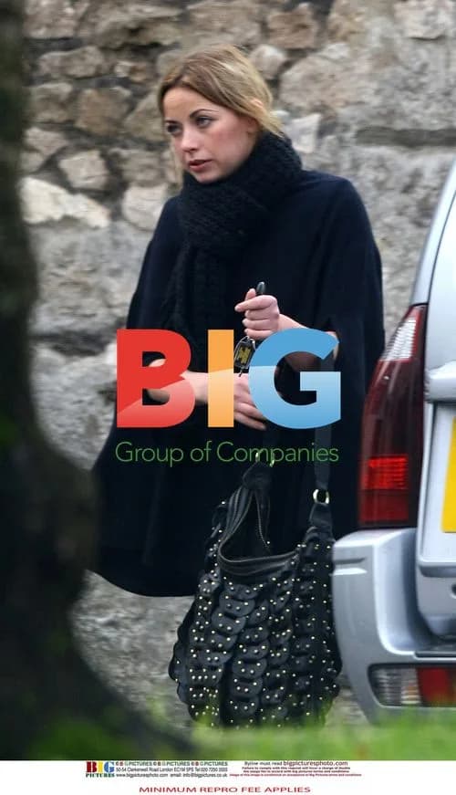 Charlotte Church shops with daughter