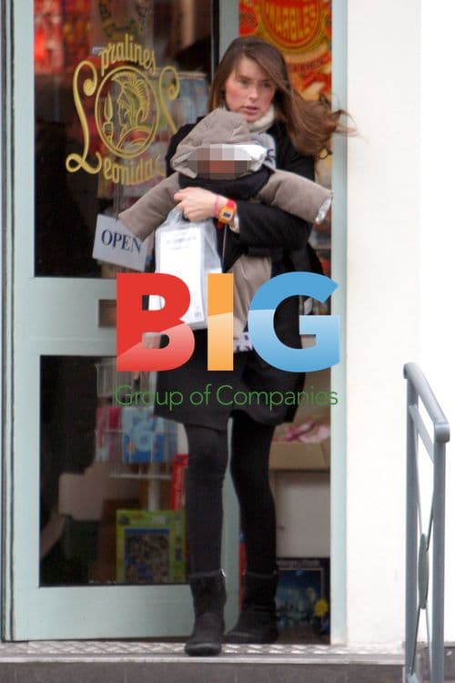 Jools Oliver and Baby Buddy Shopping