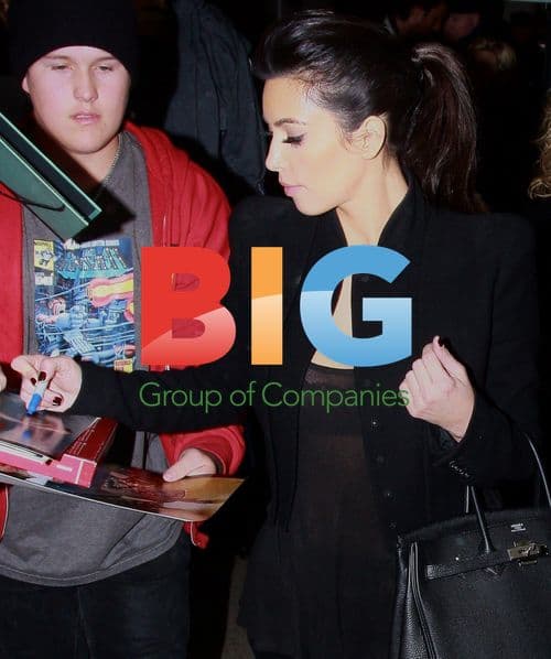 Kardashian Sisters Arrive at LAX