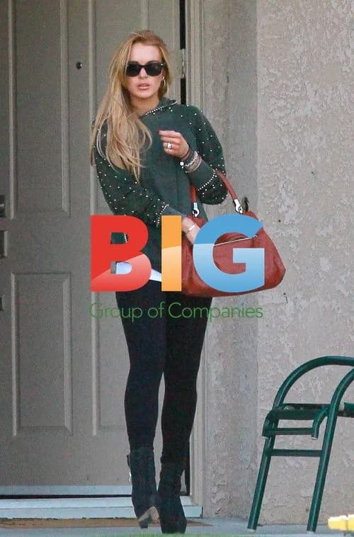 Lindsay Lohan Leaving Sober House