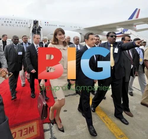 Sarkozy and Bruni Arrive in Bangalore