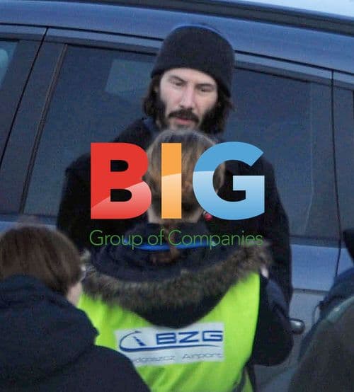 Keanu Reeves Leaves Airport in Poland