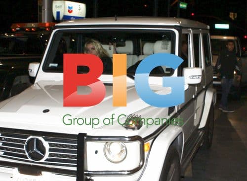 Britney Spears and Jason Trawick get gas before date