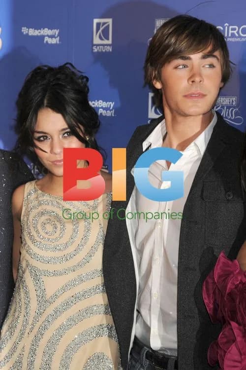 Vanessa Hudgens and Zac Efron Split