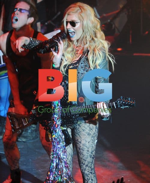 Ke$ha Performs in London
