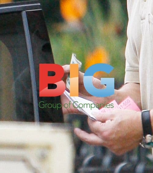 Jessica Biel Leaves Barneys with Lousy Tip