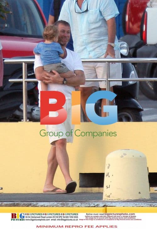 Roman Abramovich and family on Caribbean vacation