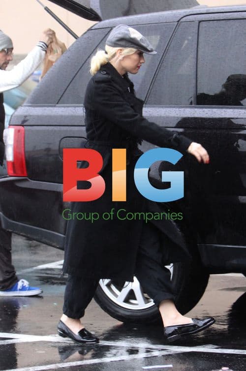 Gwen Stefani Holiday Shopping