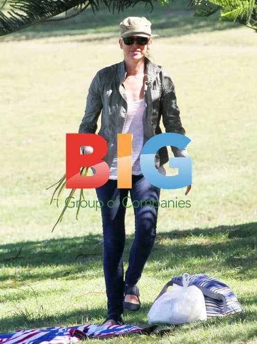 Naomi Watts and Liev Schrieber with sons in Sydney