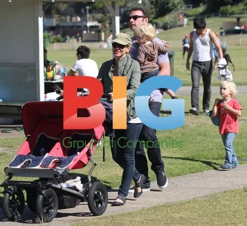 Naomi Watts and Liev Schrieber at the park in Sydney