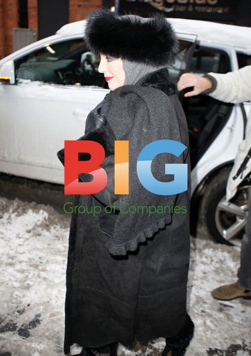 Joan Collins Arriving at Birmingham Hippodrome for Panto