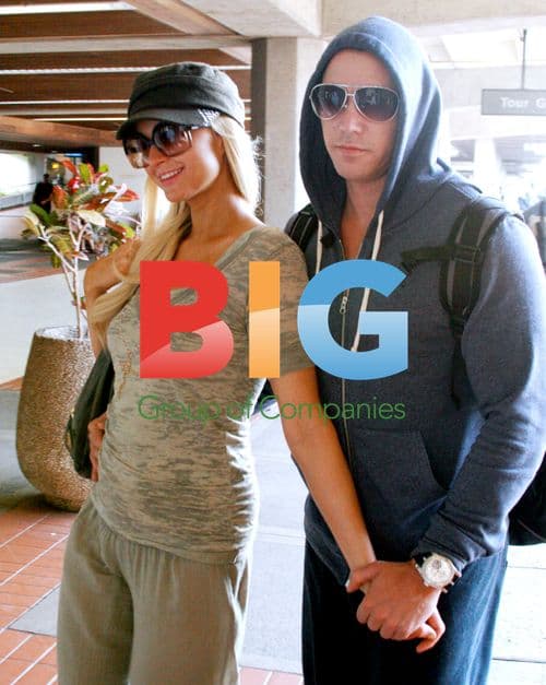 Paris Hilton and Cy Waits Arrive at Airport