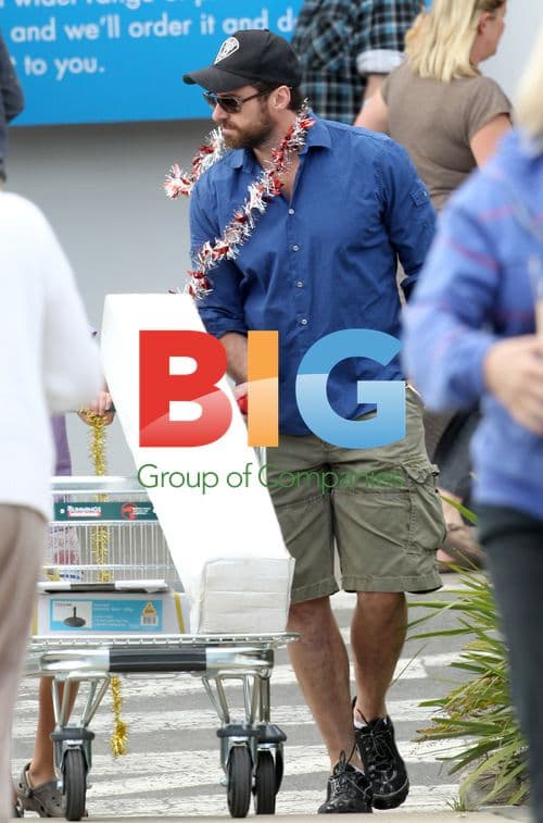 Hugh Jackman Shopping with Kids