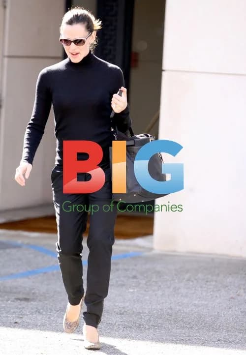 Jennifer Garner and Violet Shopping