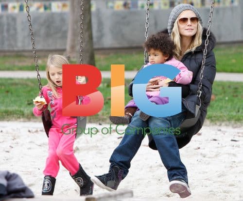 Heidi Klum and Seal with kids at LA park
