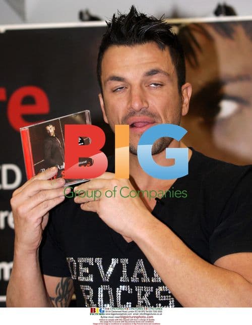 Peter Andre Signing 'Unconditional Love Songs'
